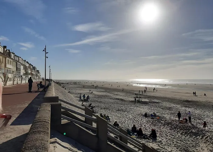 Les Obiones, Fort Mahon Plage, magnifique studio cabine 4p vue latérale mer avec balcon , parking privé gratuit, wifi, classé 2 étoiles, exposition plein sud en Baie de Somme